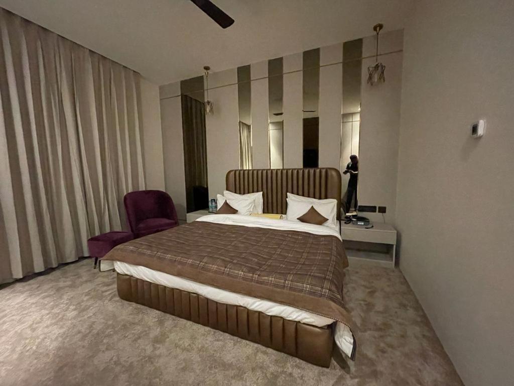 Hotel Casa Divine Izatnagar Kültér fotó